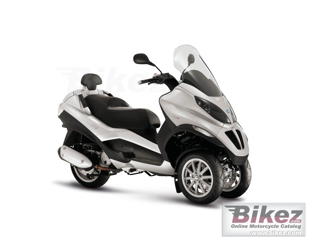 Big Piaggio mp3 125ie picture and wallpaper from Bikez.com